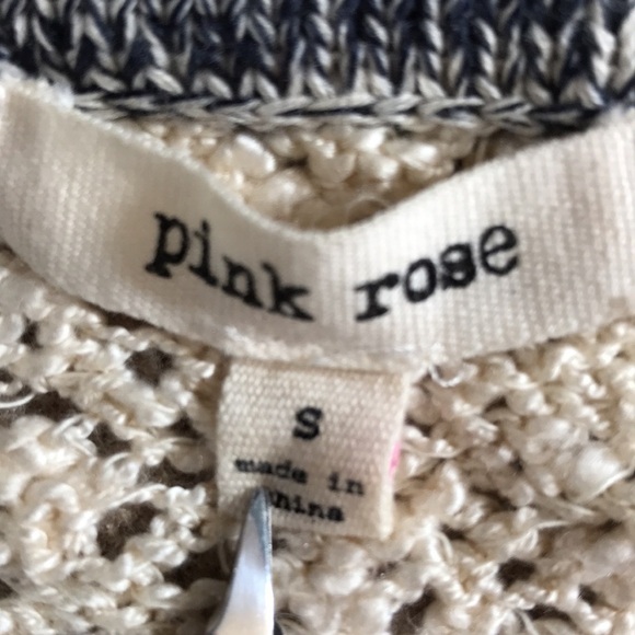 2/$25 PINK ROSE Blue Cream Scoop Neck Sweater Size Small - Picture 8 of 9